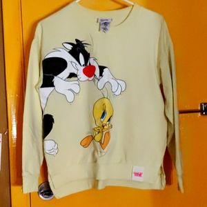 🍨Looney Toons sweat shirt.
